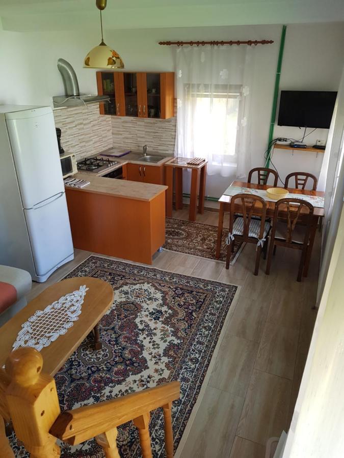 La Bunicu Villa Polovragi Eksteriør billede