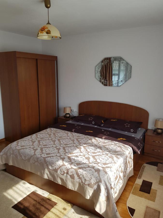 La Bunicu Villa Polovragi Eksteriør billede