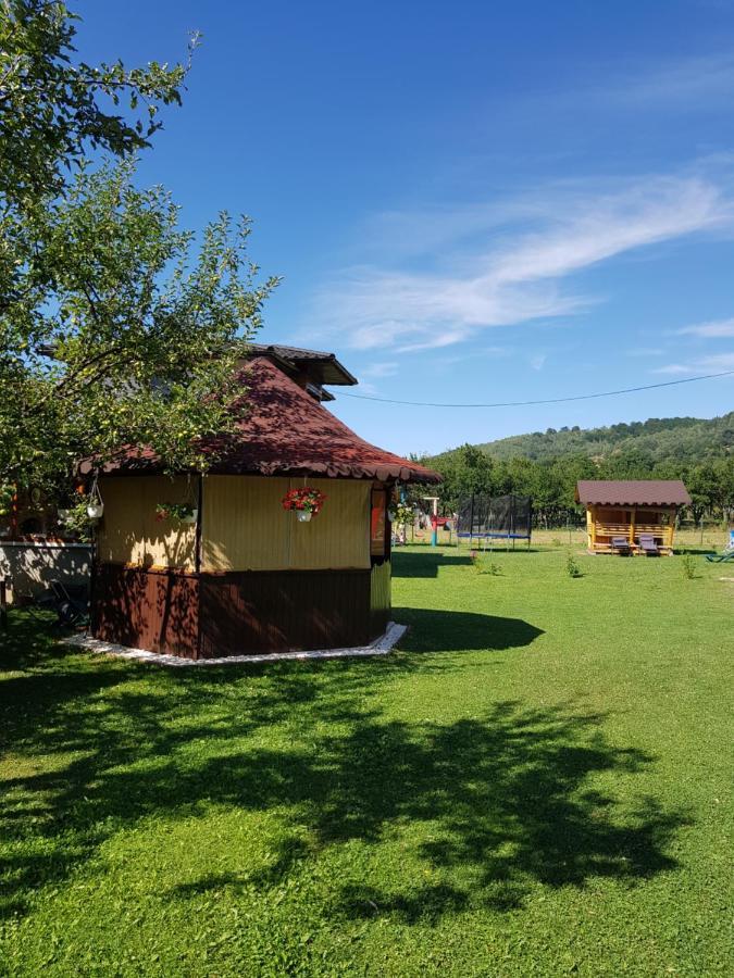 La Bunicu Villa Polovragi Eksteriør billede