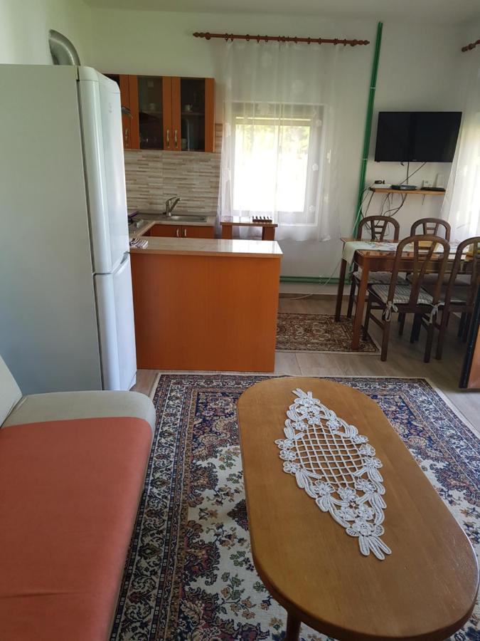 La Bunicu Villa Polovragi Eksteriør billede